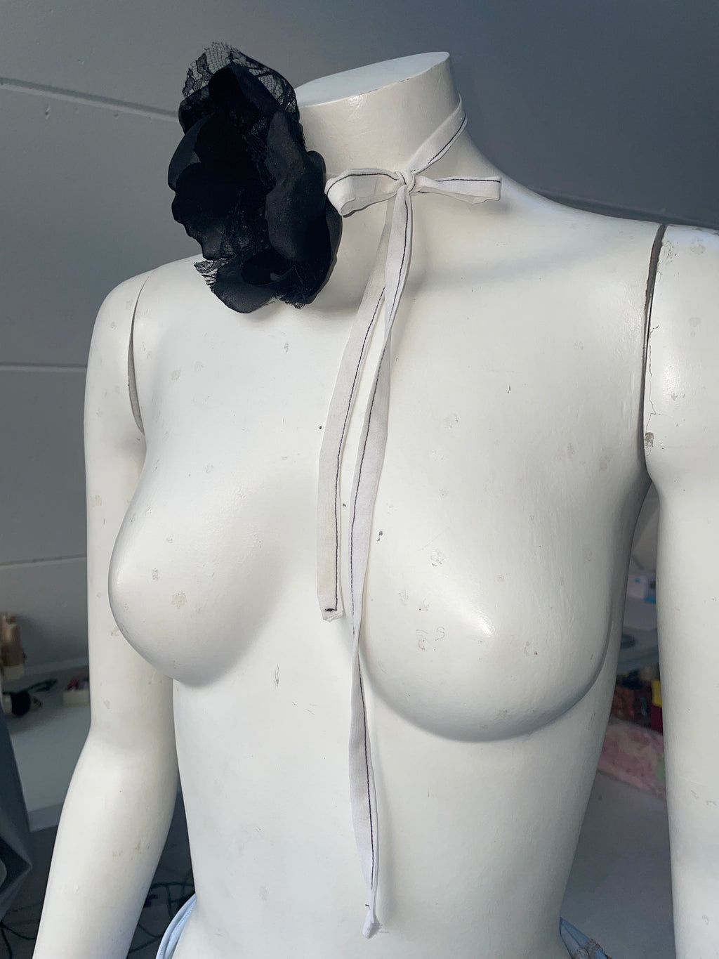 ROSE NECKLACE