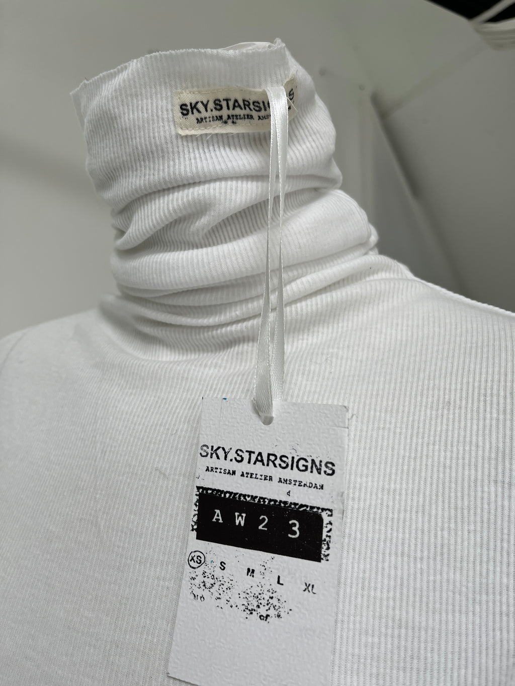 RIB TURTLENECK