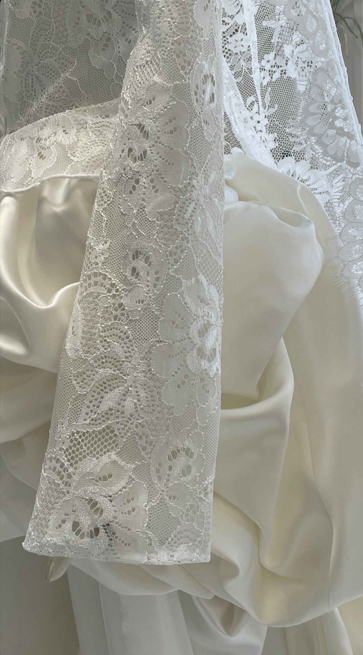 CORSETED TURTLENECK