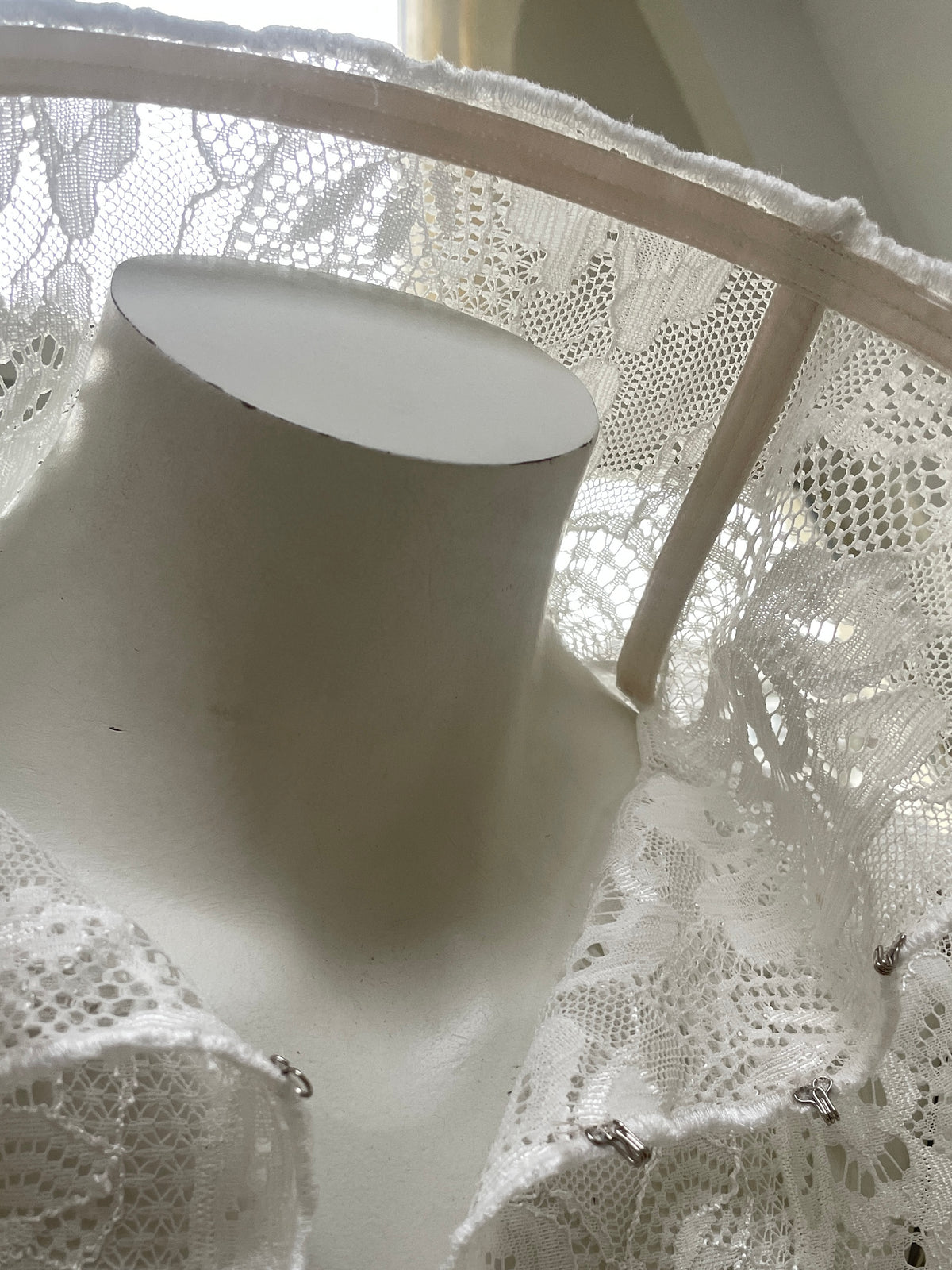 CORSETED TURTLENECK